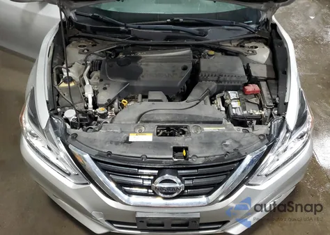 2017 Nissan Altima 2.5 из США, поврежденный, VIN 1N4AL3AP9HC277173